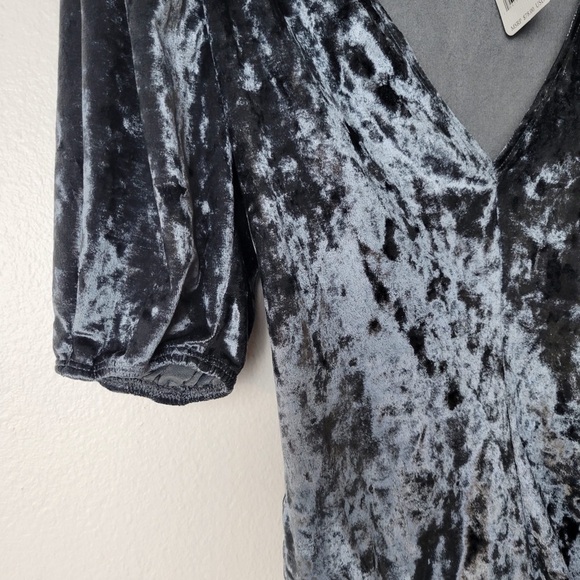 NWT Free People Don't You Wish Velvet Bodysuit V-neck Sunflower Seed Gray Sz XS - Picture 3 of 10